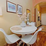 Apartment And Rossella 2 *