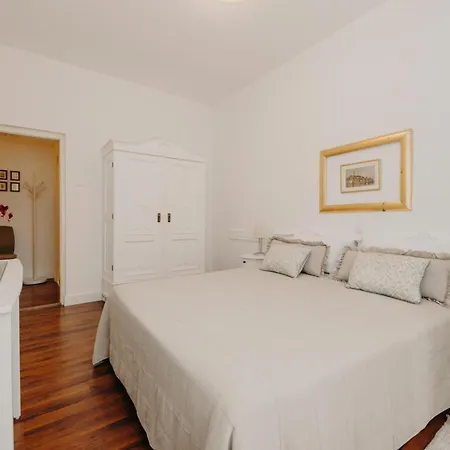 Apartamento And Rossella 2 *