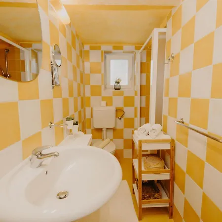 Apartamento And Rossella 2 *
