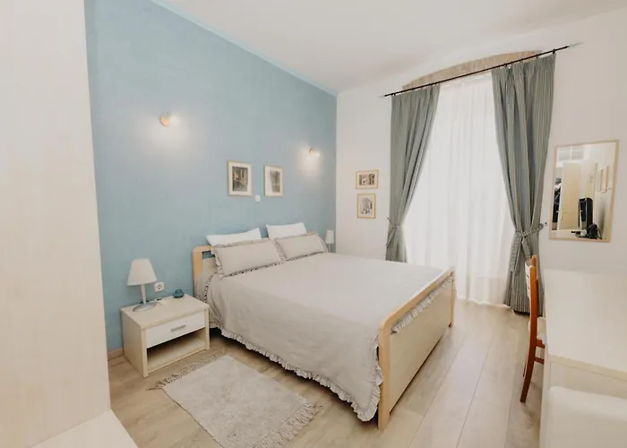 公寓 And Rossella 2