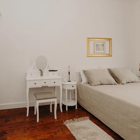 And Rossella 2 アパート ロヴィニ