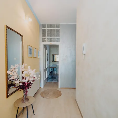 And Rossella 2 アパート