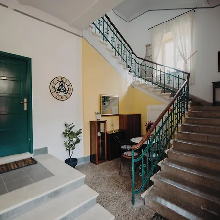 アパート And Rossella 2 *