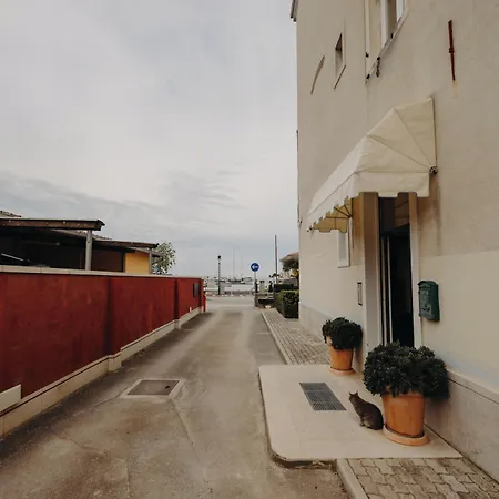 And Rossella 2 * 罗维尼