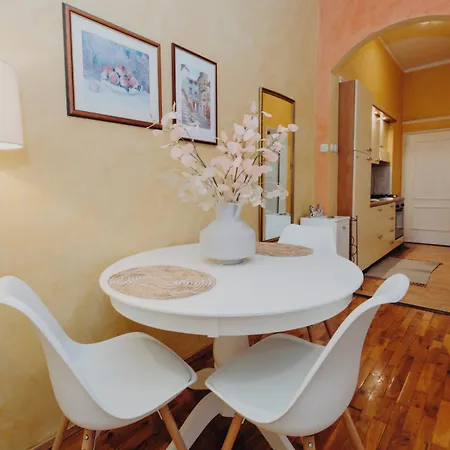 公寓 And Rossella 2 *