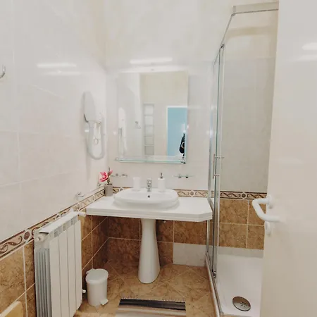 And Rossella 2 罗维尼