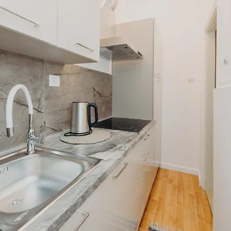 公寓 And Rossella 2