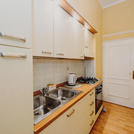 公寓 And Rossella 2 *