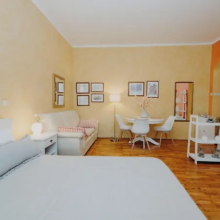 アパート And Rossella 2