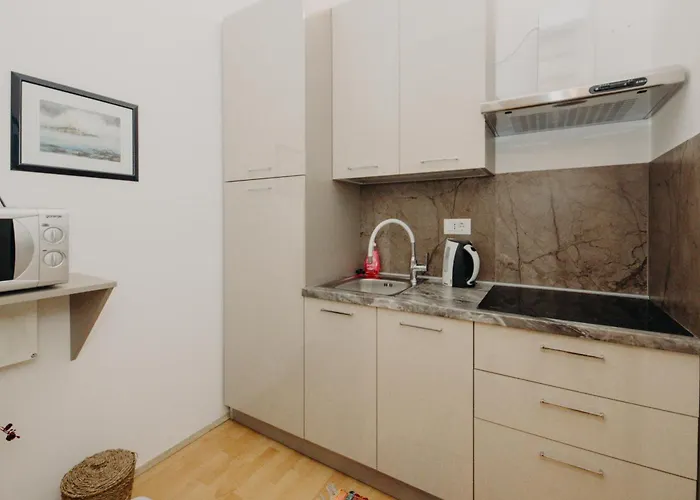 And Rossella 2 Apartment