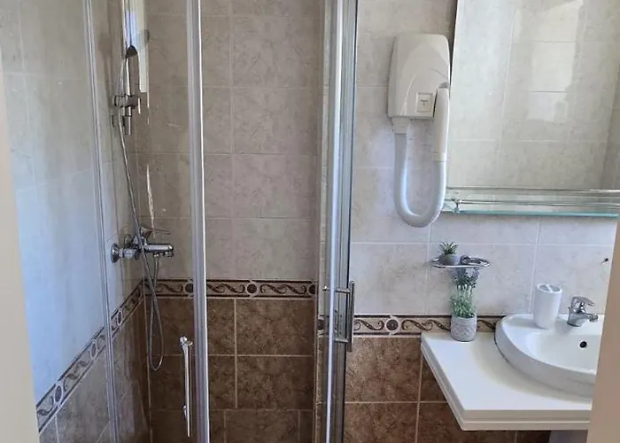 And Rossella 2 Διαμέρισμα Ρόβινι