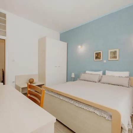 And Rossella 2 Apartment *