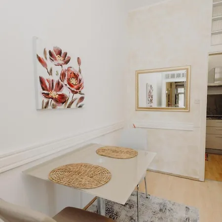 And Rossella 2 Apartment *
